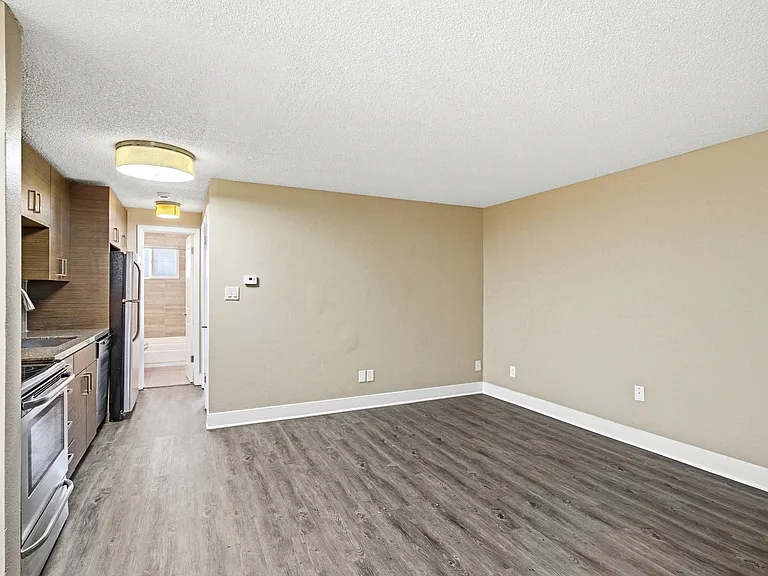 Pearl Apartments — Photo 42