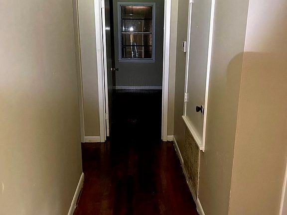 5th image of 427 McDowell Park Cir