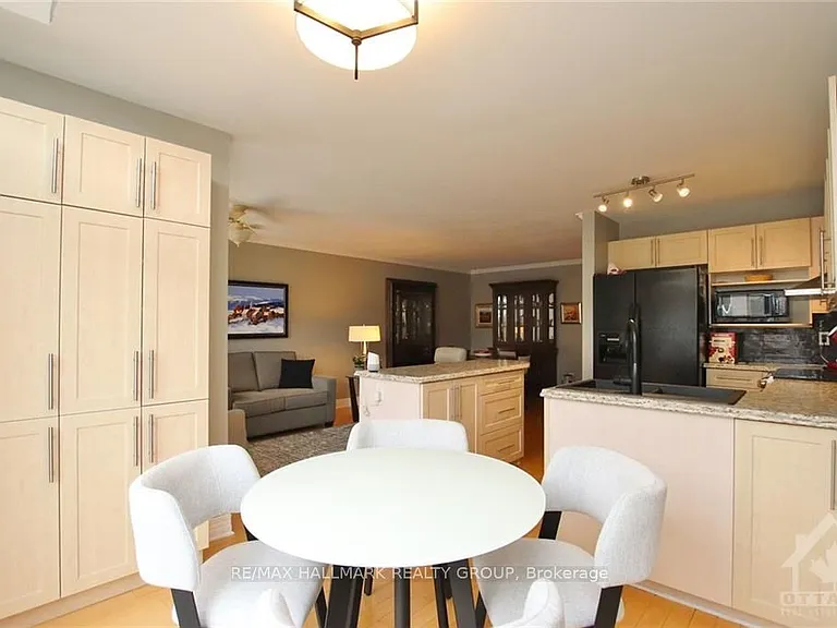 61 Scampton Dr — Photo 11