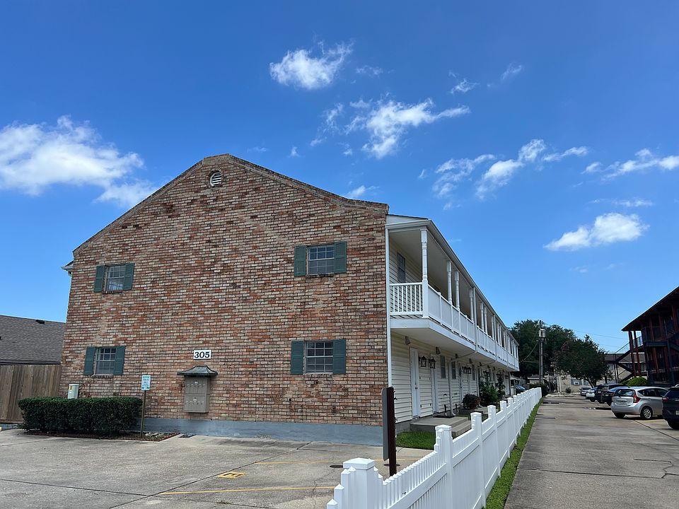1st image of 305 W Esplanade Ave APT A