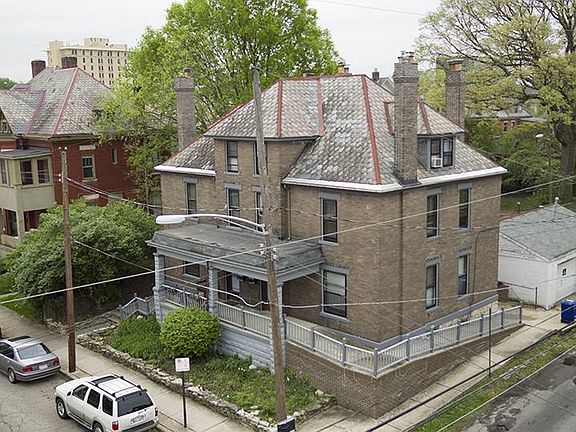 2nd image of 77 W Hubbard Ave #77