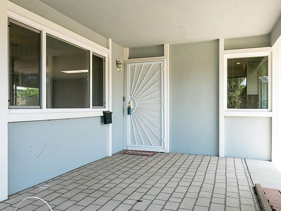 193 W Garden Green-003-017-Front Porch-M
