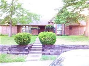 1st image of 847 Woodridge Cir