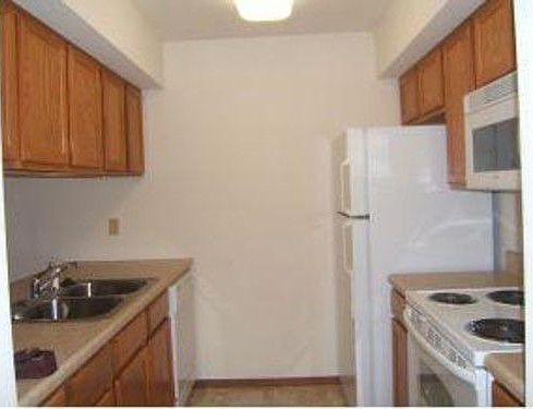 4th image of 170 Keel Ln