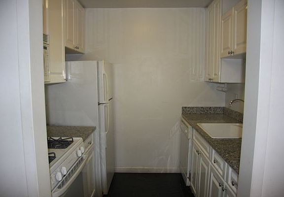 4th image of 401 W 22nd St APT 3H