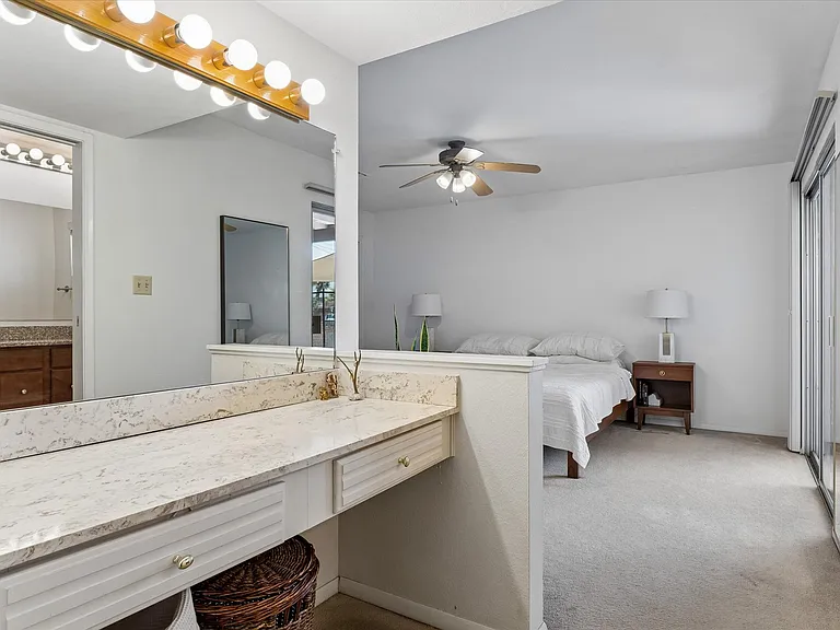 719 E Erie Dr — Photo 15