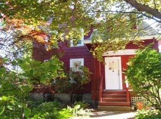 9 Park St, West Roxbury, MA 02132