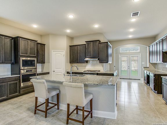 3rd image of 4619 Segovia Way
