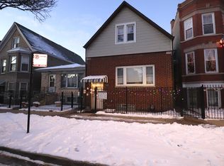 3700 W George St APT 1R, Chicago, IL 60618