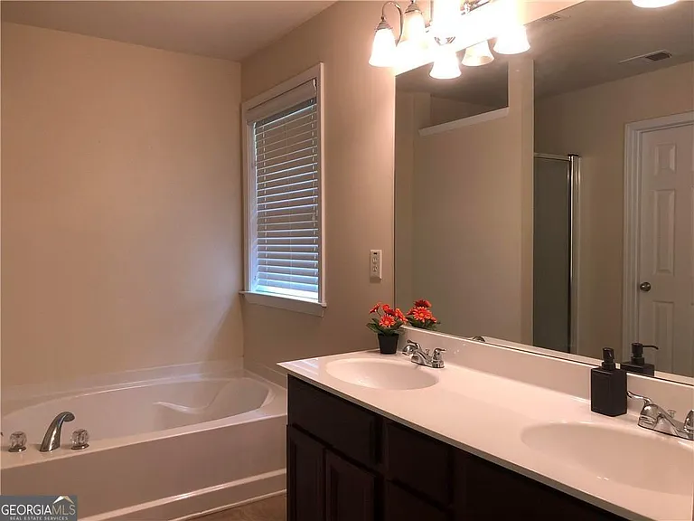 33 Jekyll Dr #8 — Photo 10