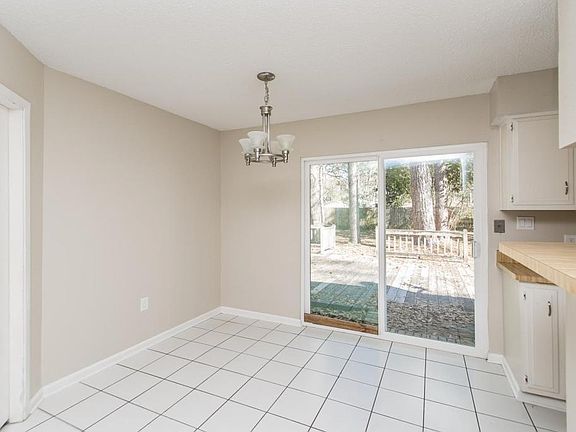 4th image of 160 Audubon Dr