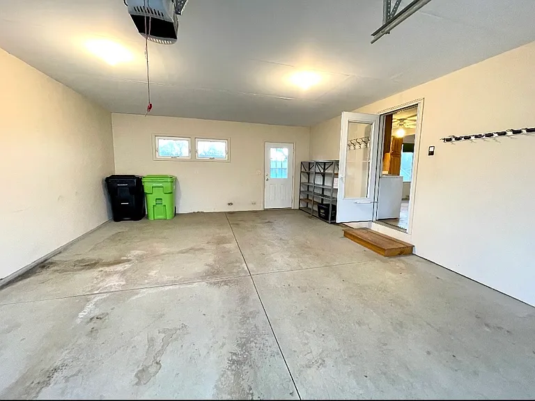 110 Grandy Dr — Photo 8