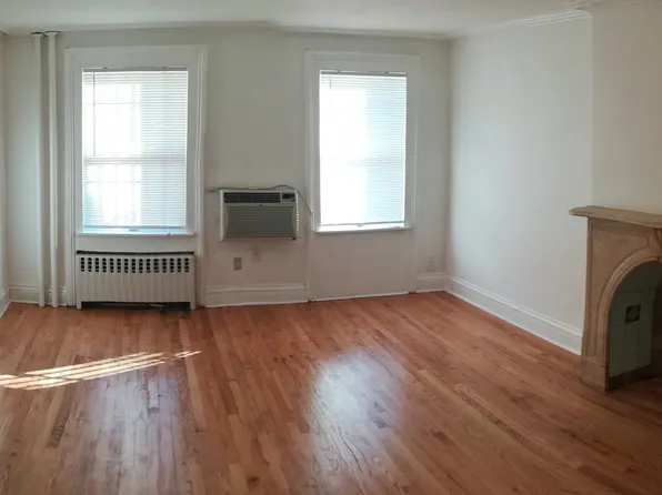 182 Carlton Avenue image 1 of 7