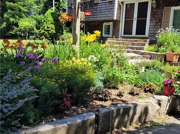 68 Shady Lea Rd, North Kingstown, RI 02852