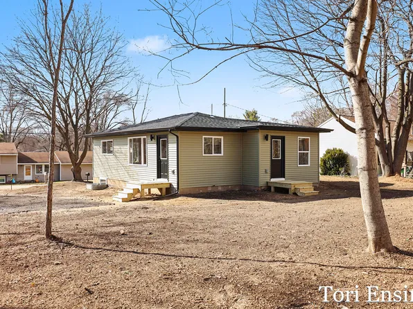 914 N Edgewood St, Greenville, MI 48838