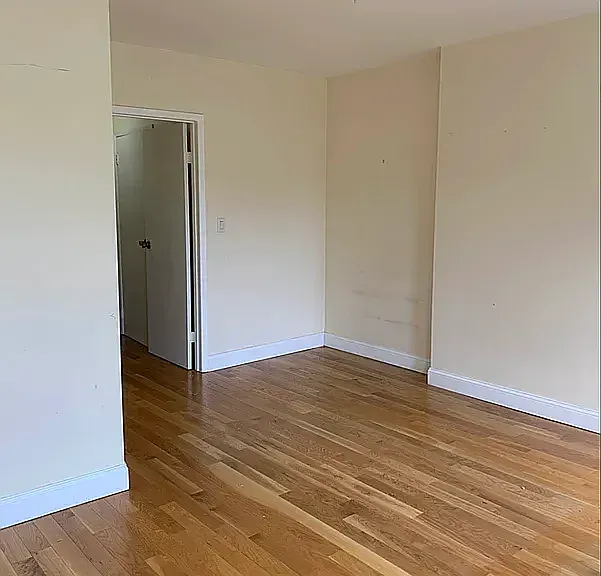 78 16th St #4R — Photo 5
