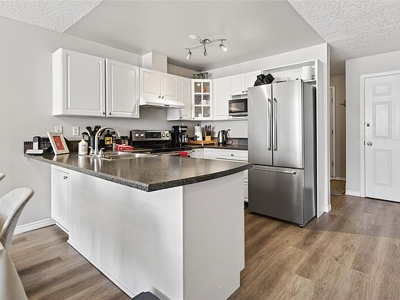 4th image of 1201 Henry Rd #211