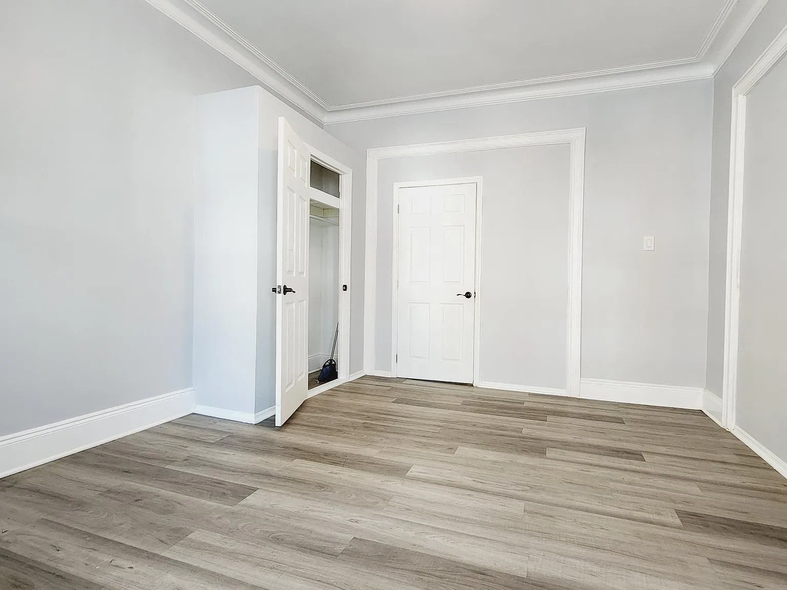 267 Fulton Ave — Photo 2