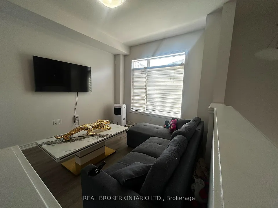 575 Woodward Ave #28