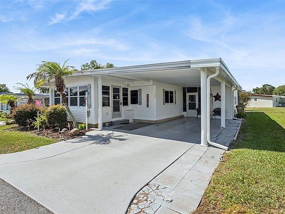 3rd image of 137 Jacaranda Dr