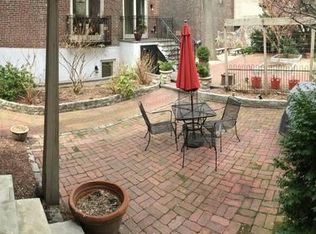 1613 Spruce St APT 1R, Philadelphia, PA