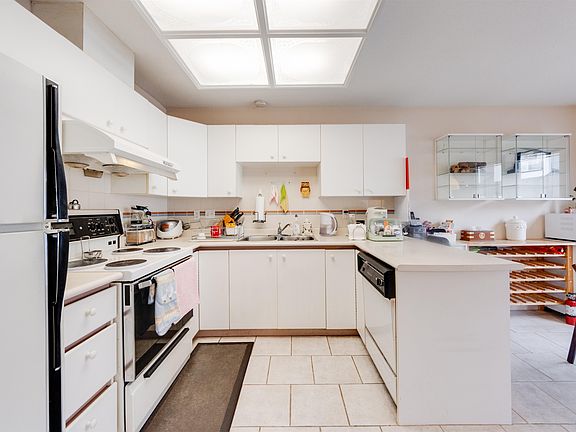 4th image of 8120 General Currie Rd #24