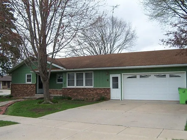 2 Meadow Vw, Waupun, WI 53963