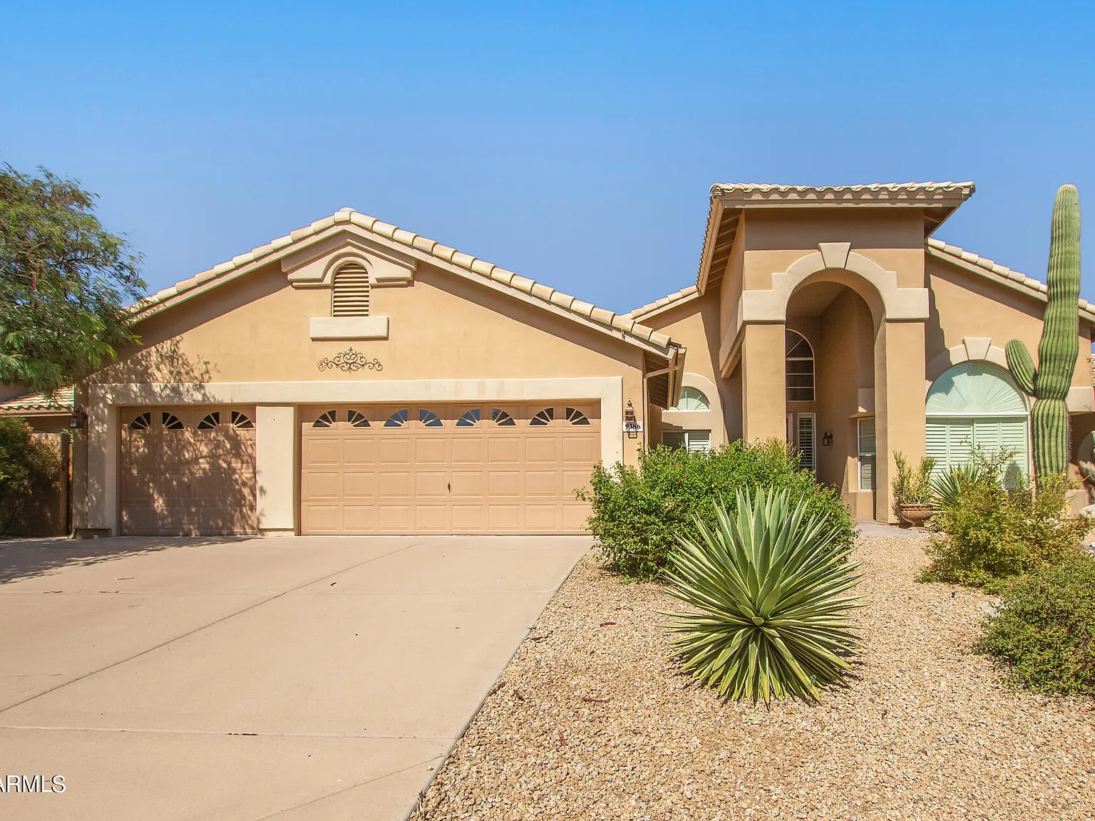 4 bed, 2.5 bath, 2930 sqft, $8,000 — Photo 1