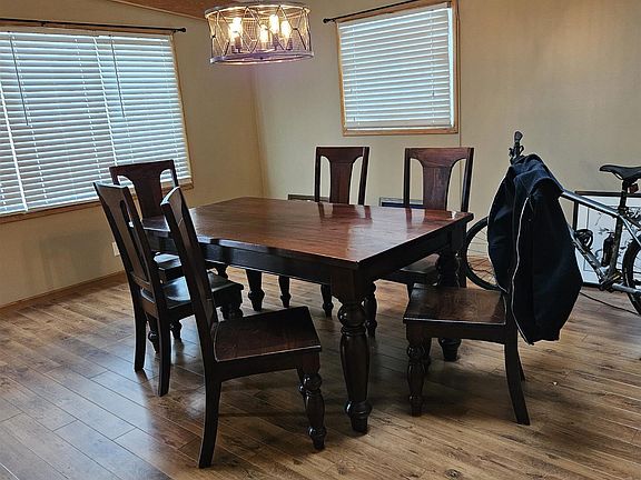 4th image of 6011 Meadowbrook Ln