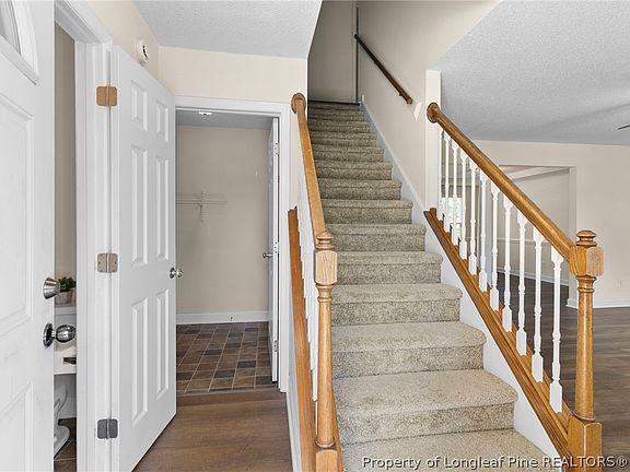 4th image of 98 White Oak Cir