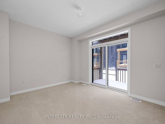 5th image of 16 Radisson St