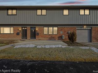 152 E Hickory Grove Rd, Bloomfield Hills, MI 48304