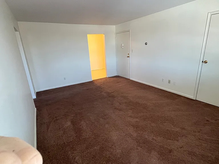 323 W Pennsylvania Ave #D — Photo 5