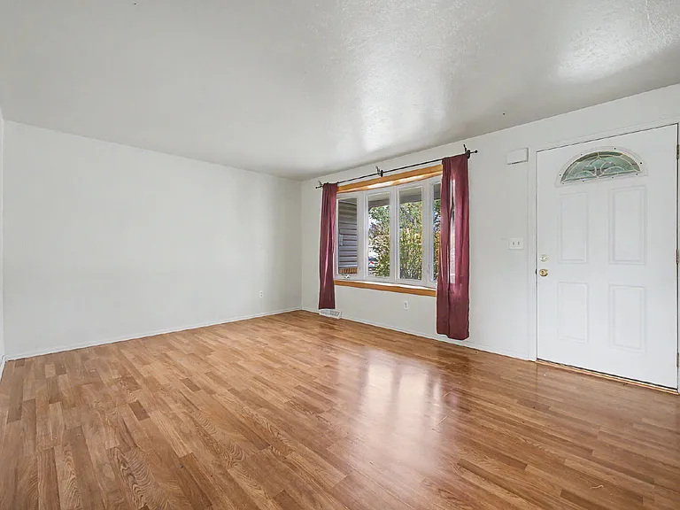 2519 Danbury Dr — Photo 8