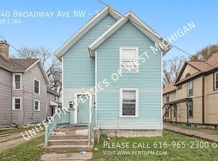 840 Broadway Ave NW #3, Grand Rapids, MI 49504