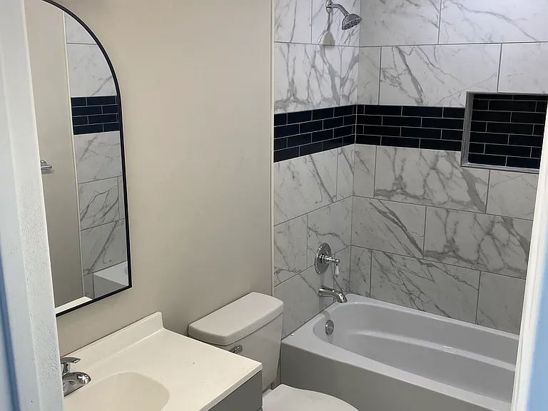 1521 NW 64th Ter #1521 — Photo 2