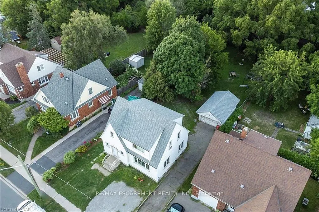 2 bed, $1,600 — Photo 2