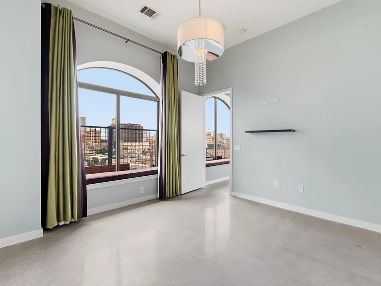 507 Sabine St #901 — Photo 13