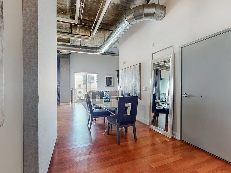 645 W 9th St #718 — Photo 22