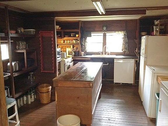 2nd image of 20555 SE 155th St