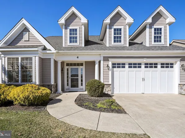 4 Bedford Dr, Medford, NJ 08055