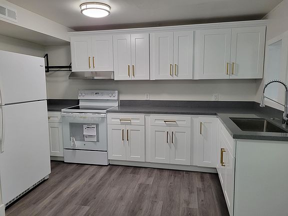 Bottom floor/ kitchen