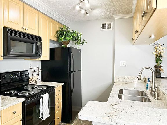 4th image of 109 S Obrien St Unit 121