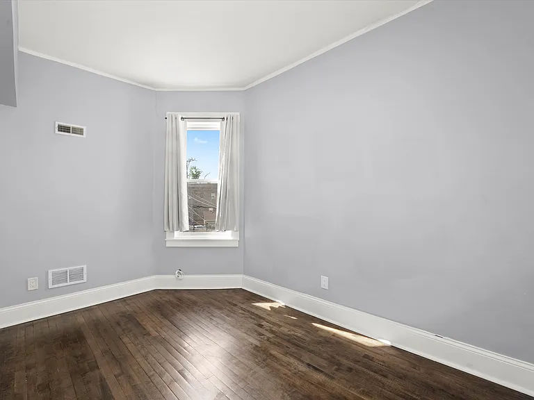 1124 N Central Park Ave #2 — Photo 8
