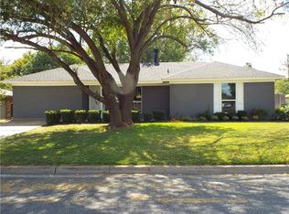 445 NW Wintercrest Rd, Burleson, TX 76028