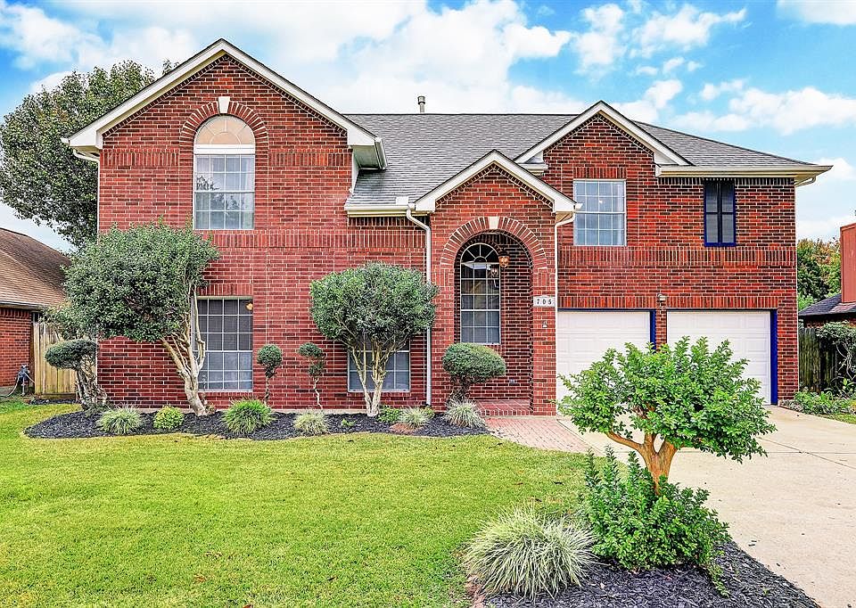 1st image of 705 Bayou Bend Dr