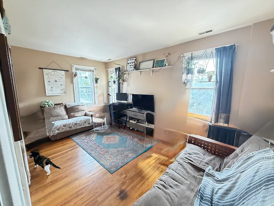 34 N Huron St #1