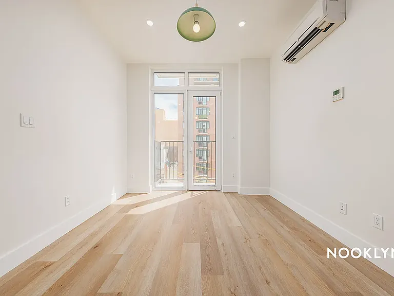 27-16 21st St #1B — Photo 18