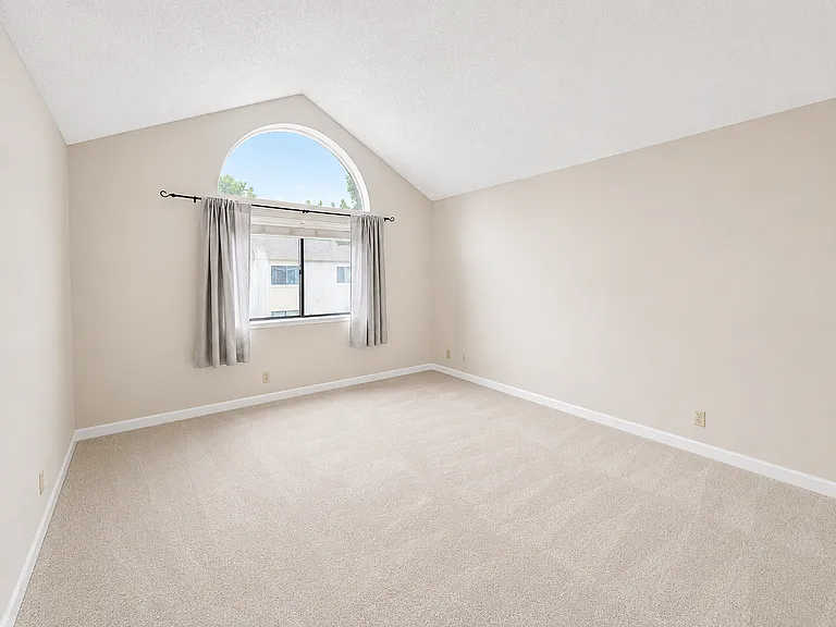39015 Walnut Ter — Photo 8