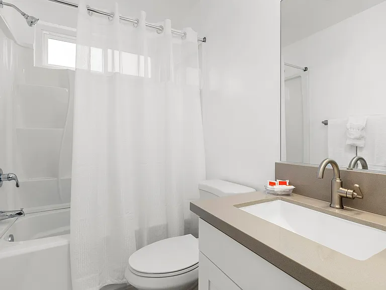 Kling Trio Apartments — Photo 17